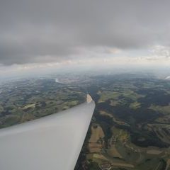 Flugwegposition um 14:39:15: Aufgenommen in der Nähe von Gemeinde Alberndorf in der Riedmark, Österreich in 1730 Meter